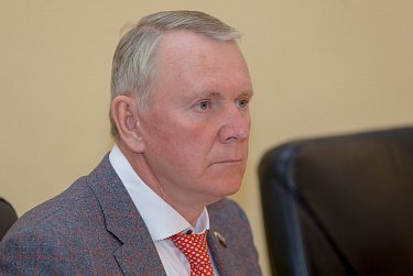 В повестке апрельского заседания 